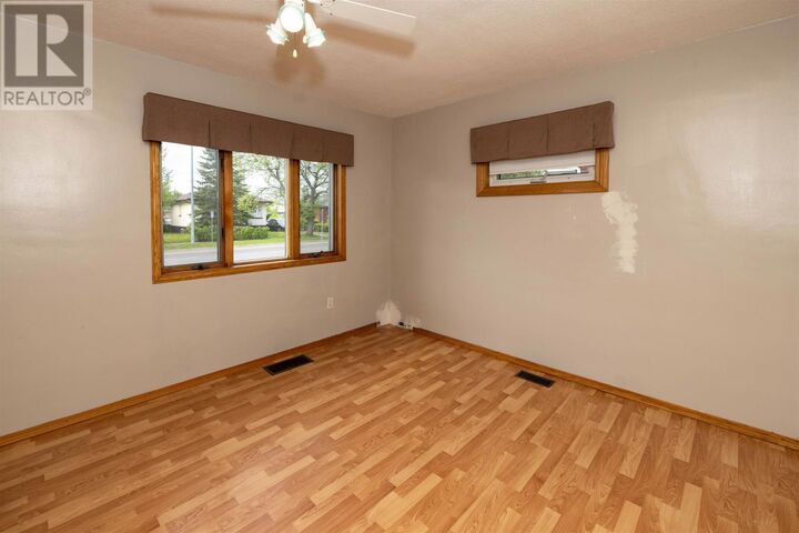 Property Photo:  1418 Frederica St. W  ON P7E 3Y8 