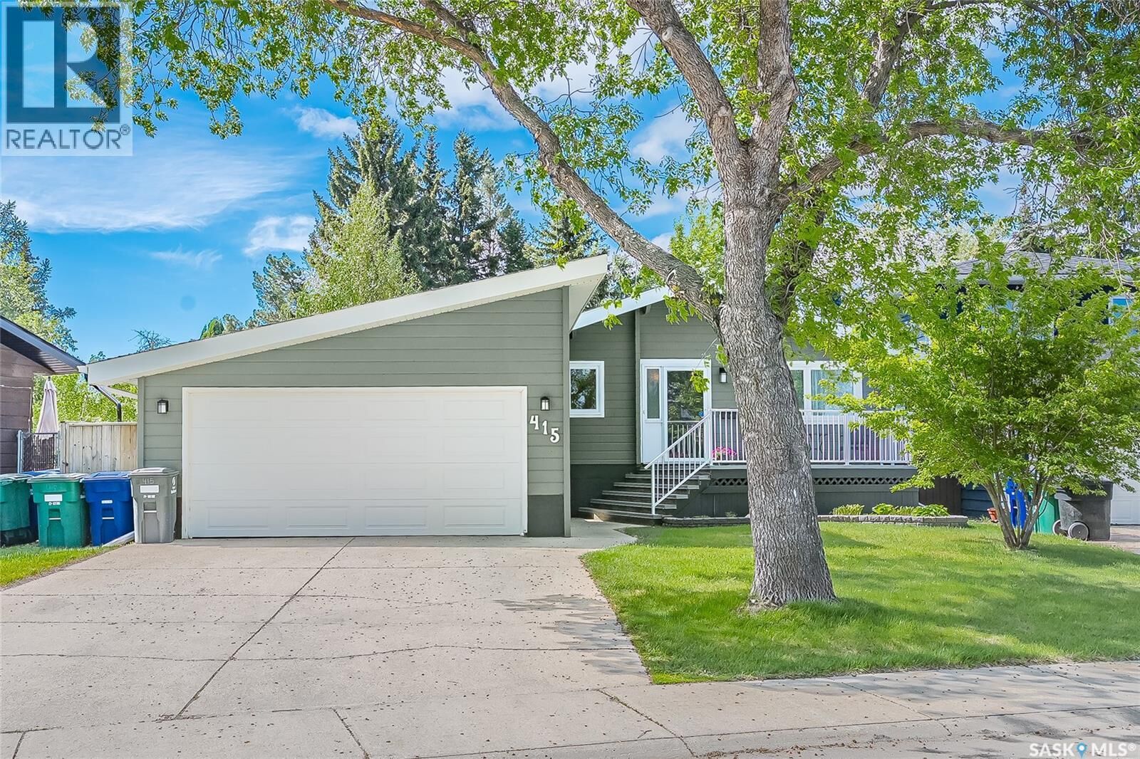 Property Photo:  415 Chitek Crescent  SK S7K 5C1 