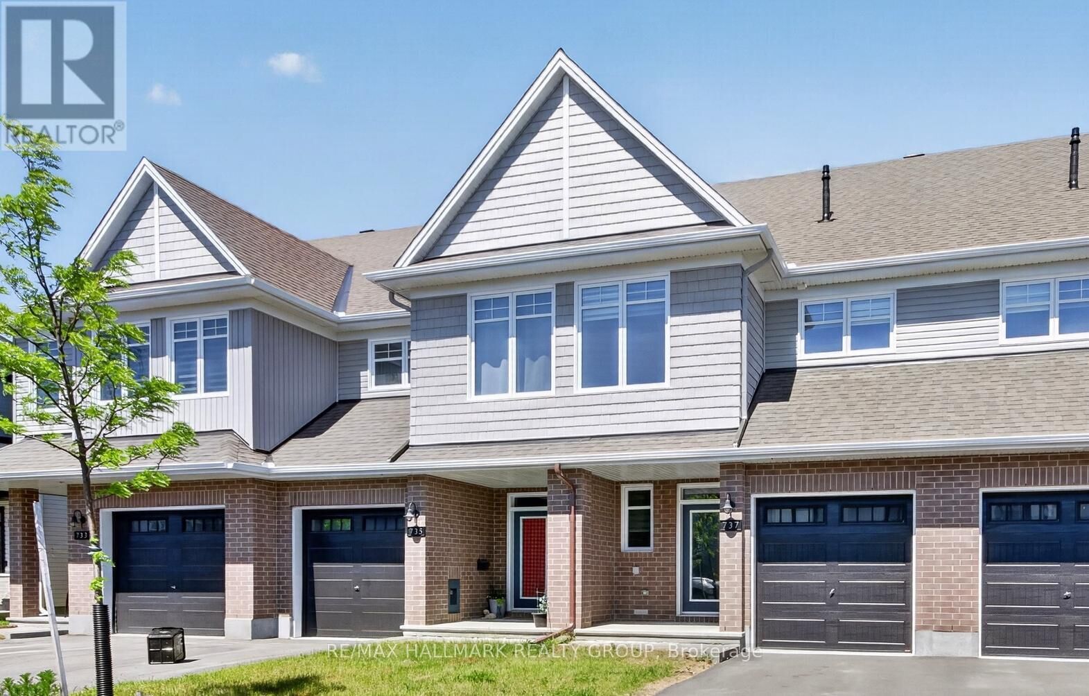 Property Photo: 737 Maverick Crescent ON K2S 2X1