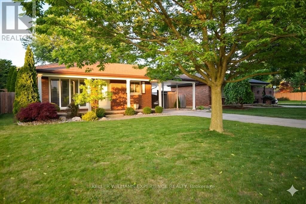 Property Photo:  1290 Janisse Drive  ON N8S 2W3 