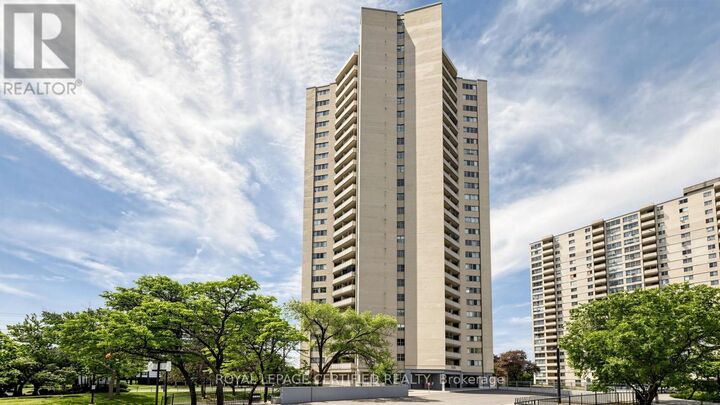 Property Photo:  330 Dixon Road 1903  ON M9R 1S9 