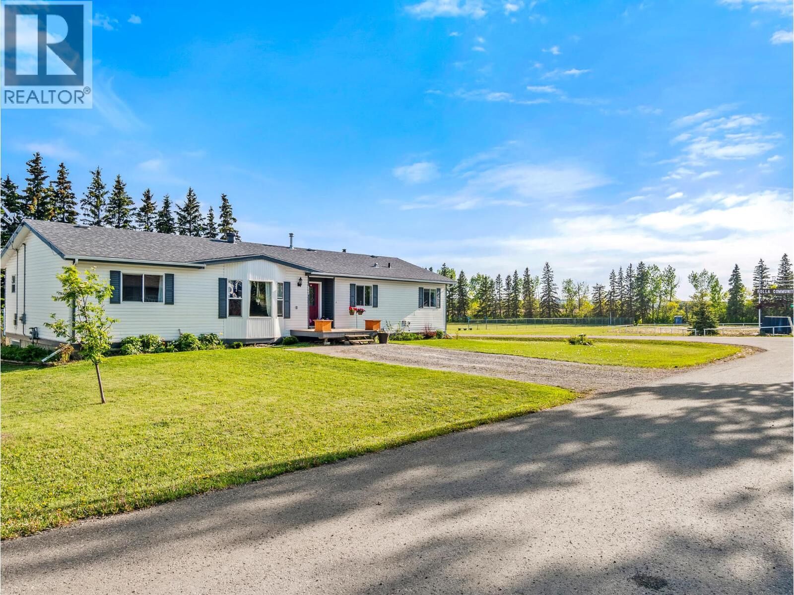 Property Photo:  633 404 Avenue  BC V0C 2G0 