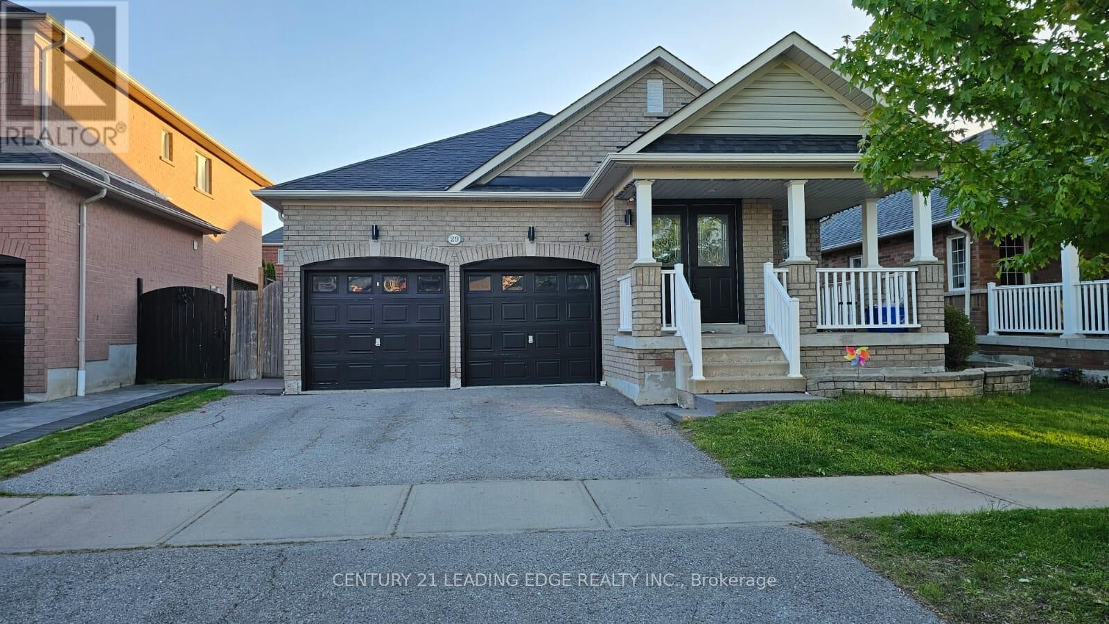 Property Photo:  29 Pardon Avenue  ON L1P 1V1 