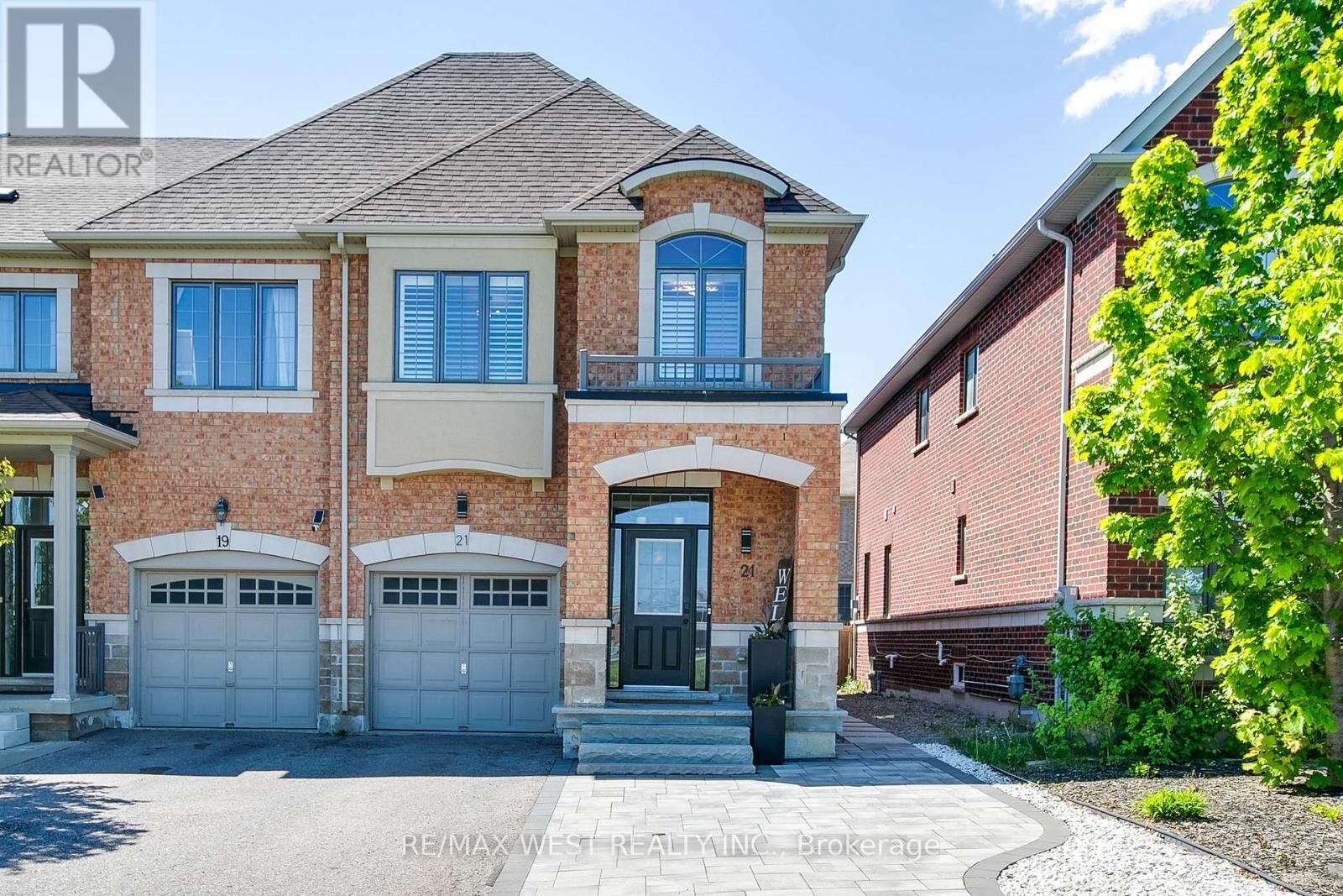 Property Photo:  21 Sibella Way  ON L4H 3V6 