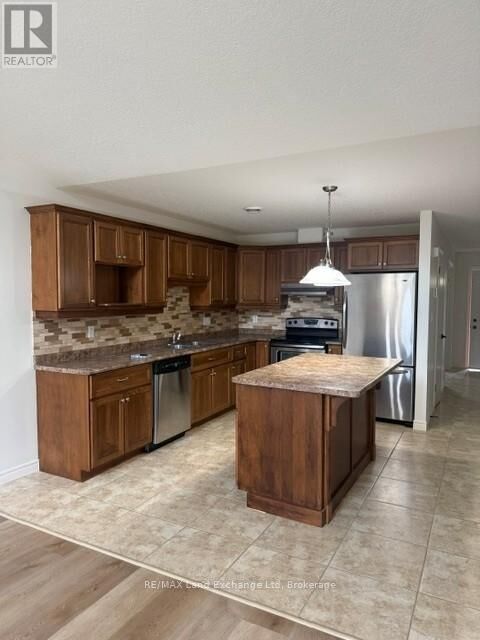 Property Photo:  740 Princess Street 12  ON N0G 2L3 