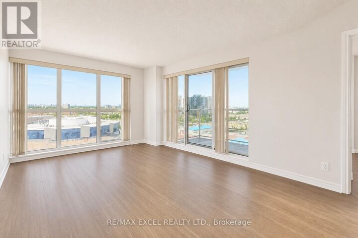 Property Photo:  70 Town Centre Court 1102  ON M1P 4Y7 