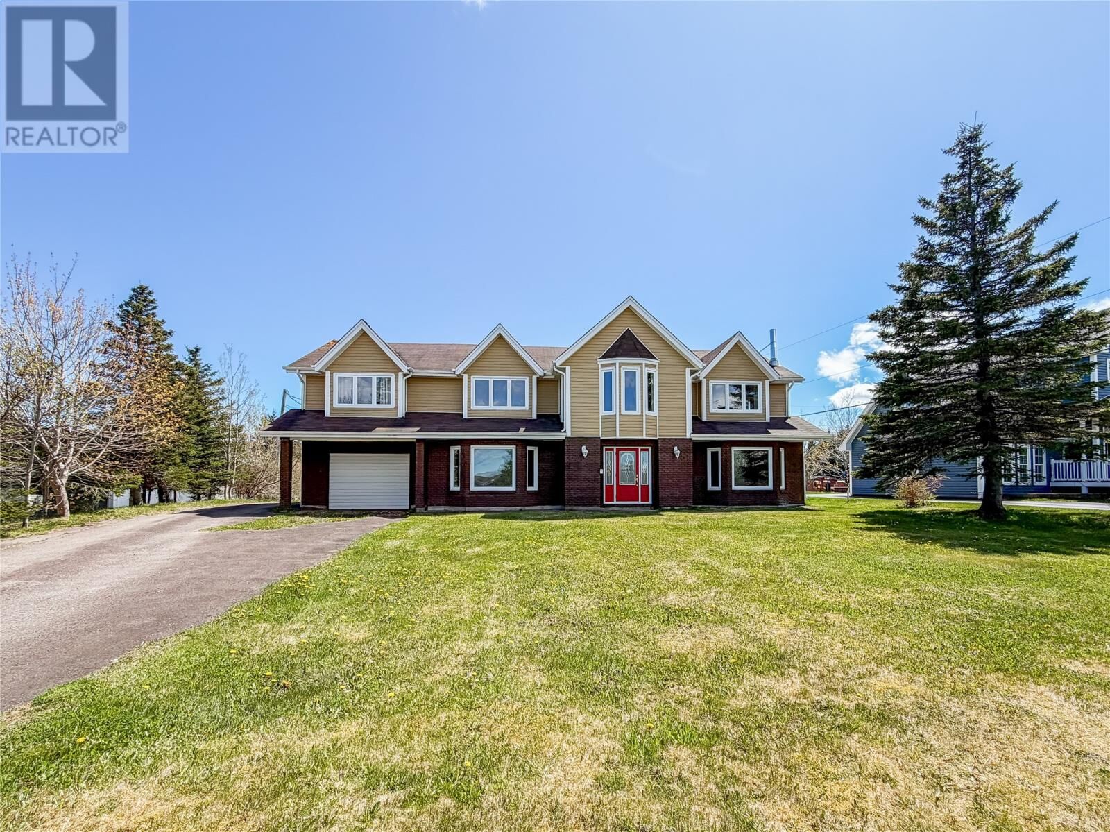 Photo de la propriété: 51-53 Creston Boulevard NL A0E 2M0