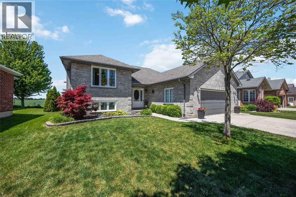 Property Photo:  786 Second Street  ON N0N 1T0 