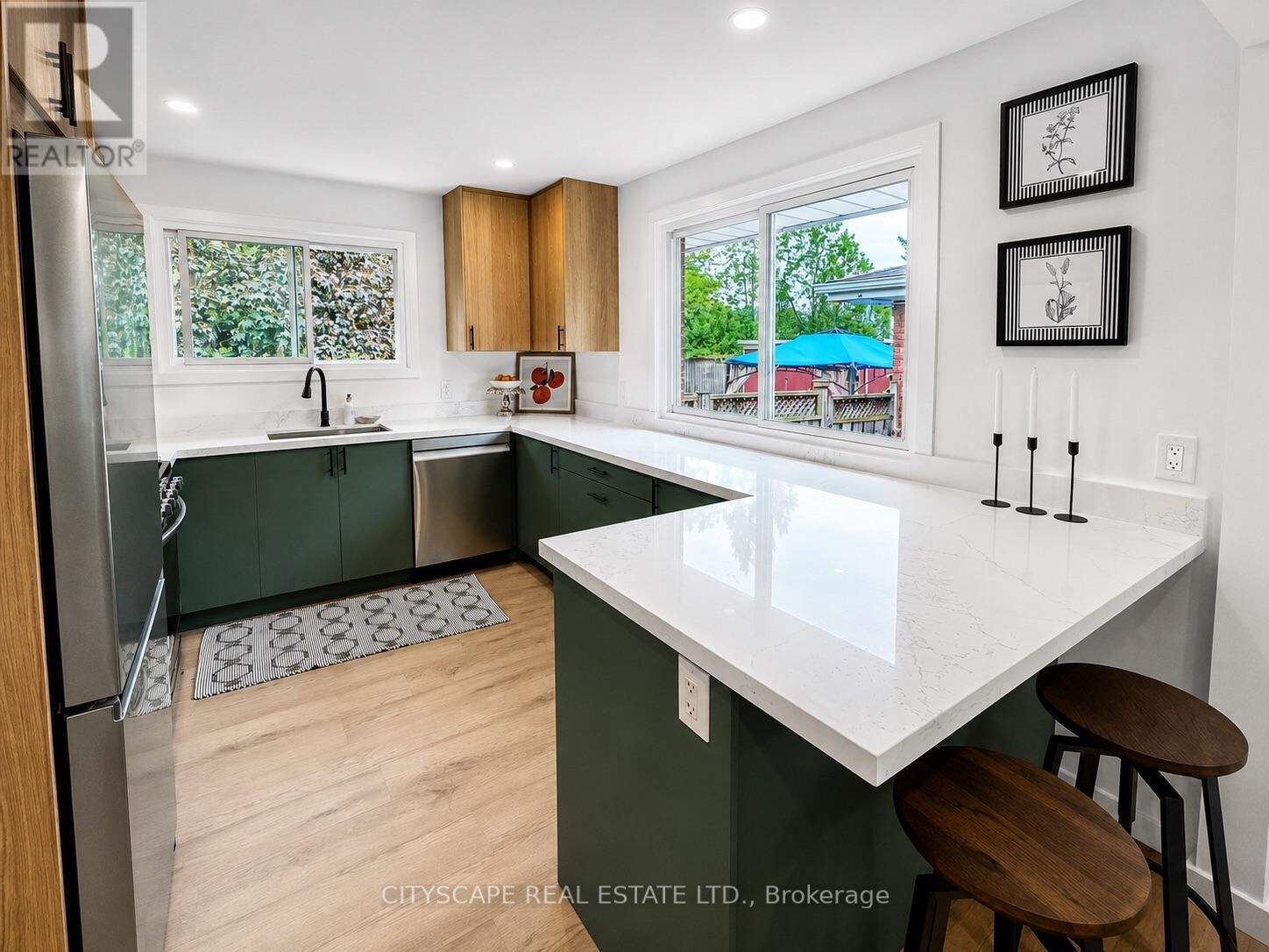 Property Photo:  39 Carousel Avenue  ON L9A 4L7 