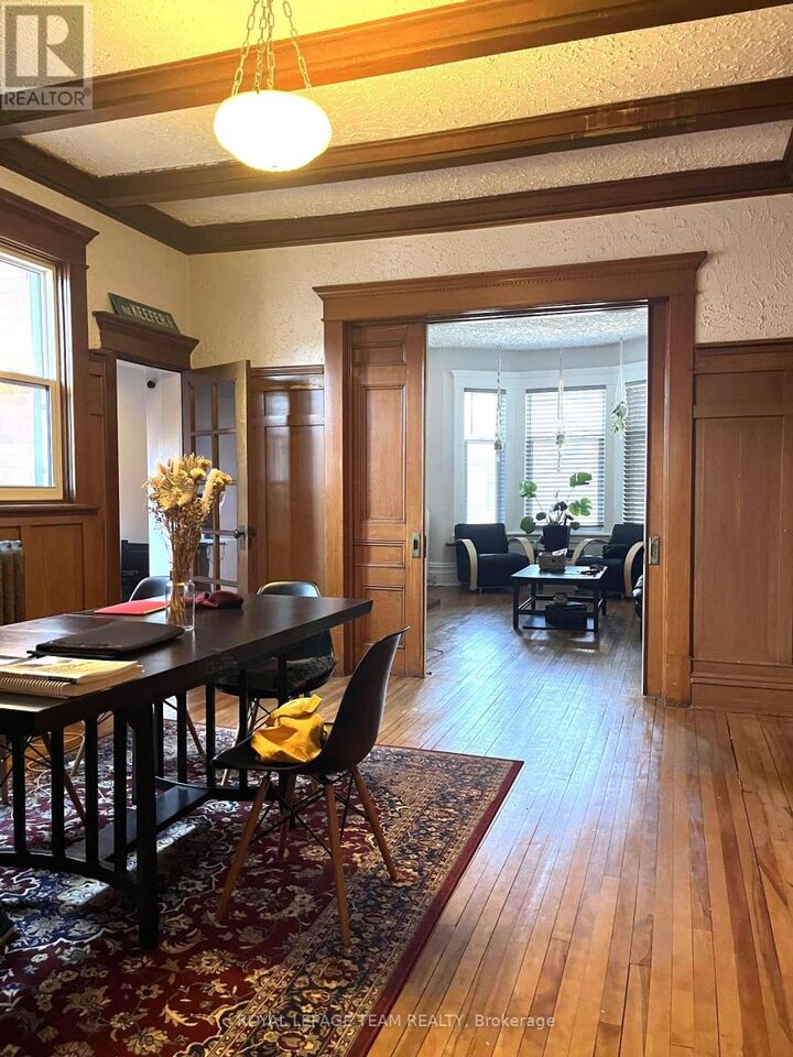 Property Photo:  12 Woodlawn Avenue  ON K1S 2S9 