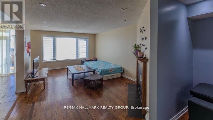 Property Photo:  39 Chesapeake Crescent  ON K2J 0L5 