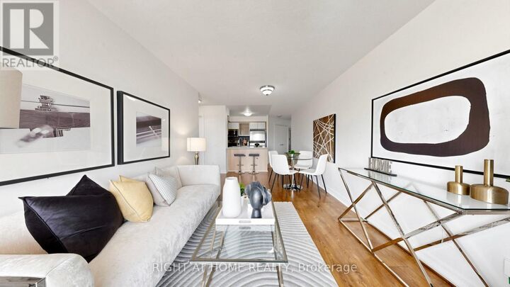 Property Photo:  18 Harrison Garden Boulevard 2308  ON M2N 7J7 