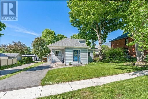 Property Photo:  44 Willow Street South  ON L7J 2A2 