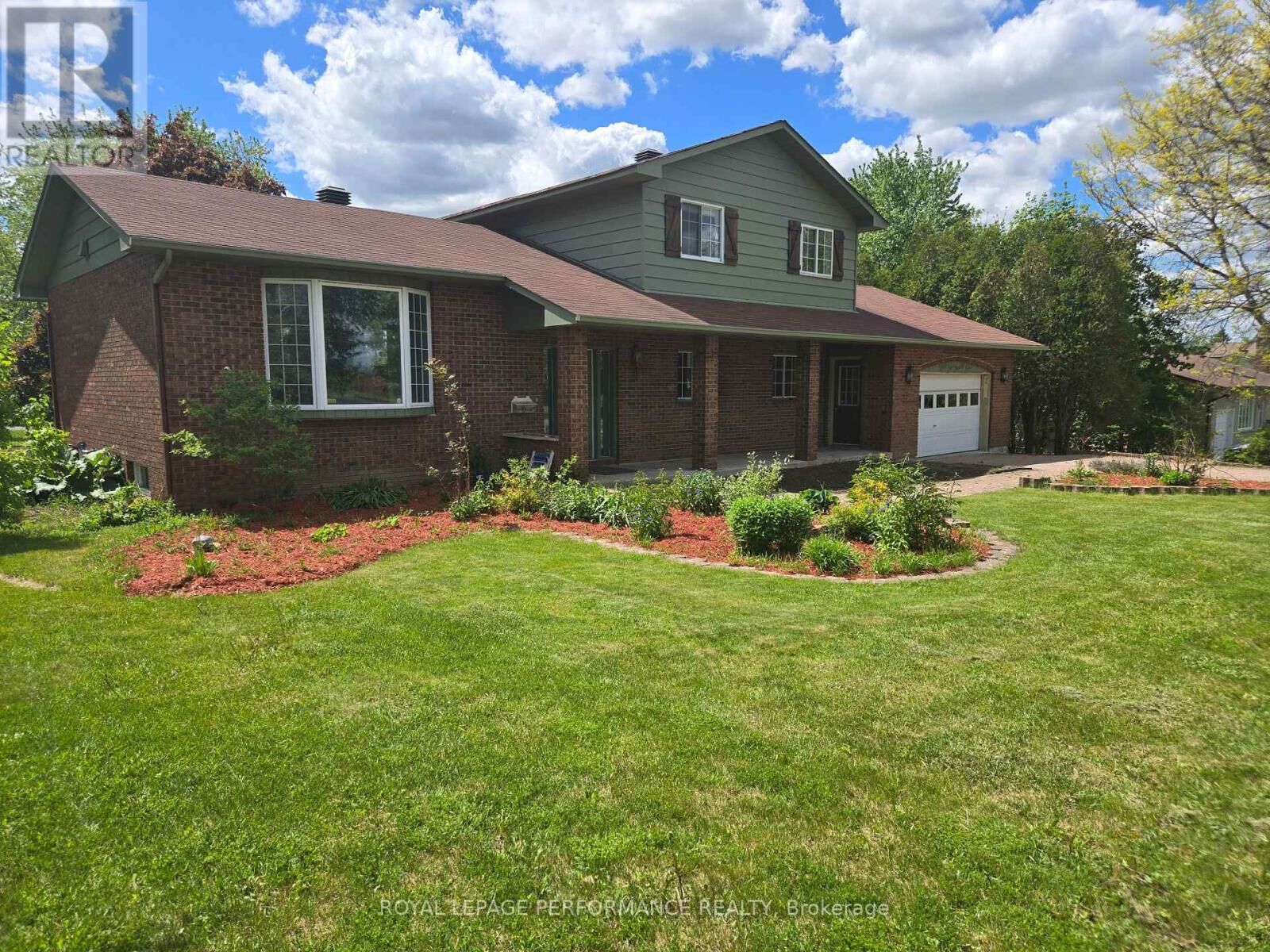 Property Photo:  3494 Marydale Avenue  ON K6K 1N9 