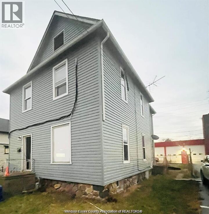 Property Photo:  4 Hazelton Street  ON N8H 1B6 