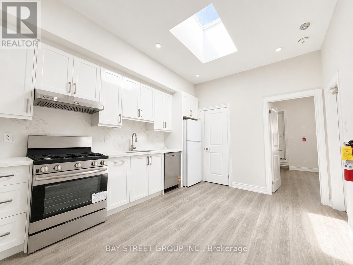 Property Photo:  442 Spadina Avenue D  ON M5T 2G8 