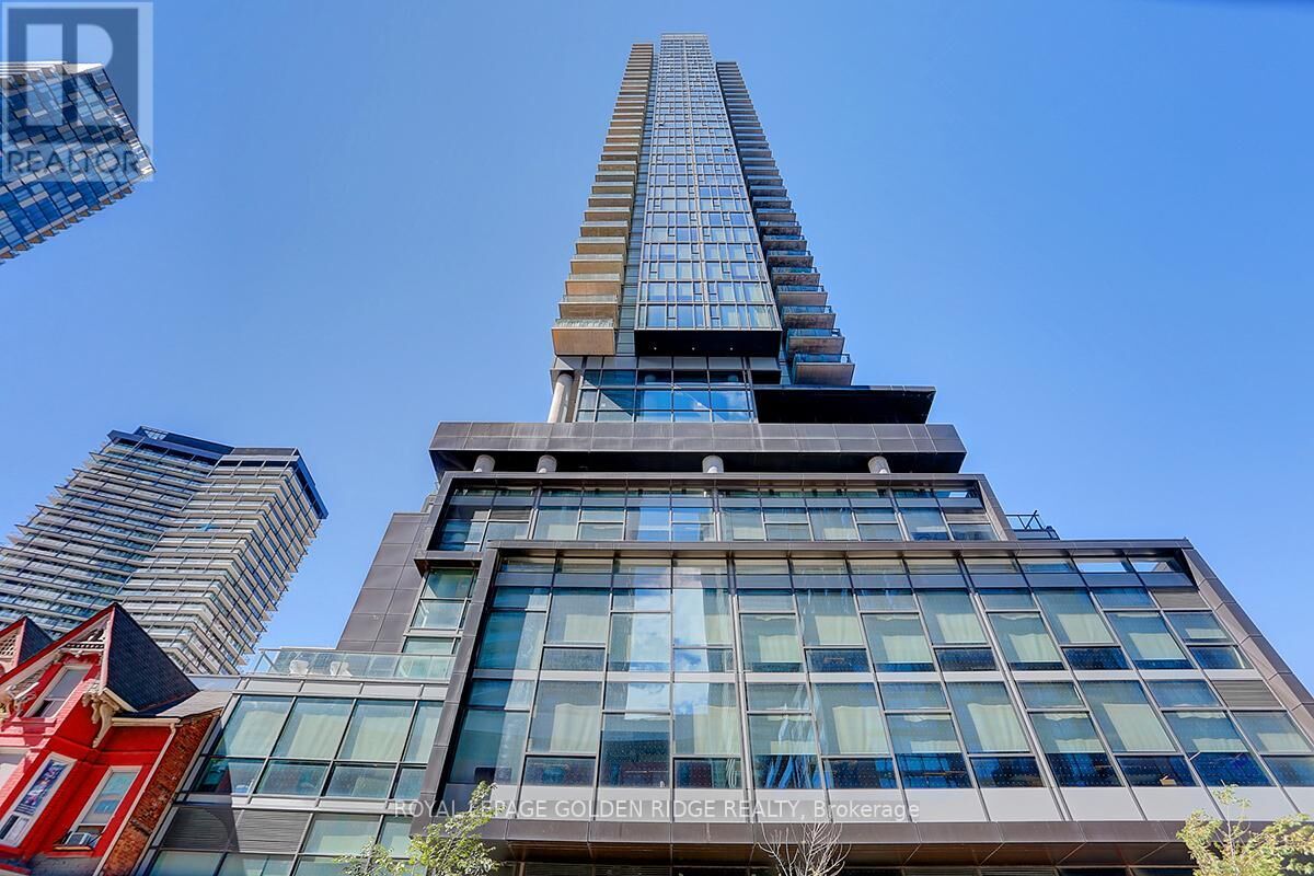 Property Photo:  290 Adelaide Street West 2002  ON M5V 0P3 