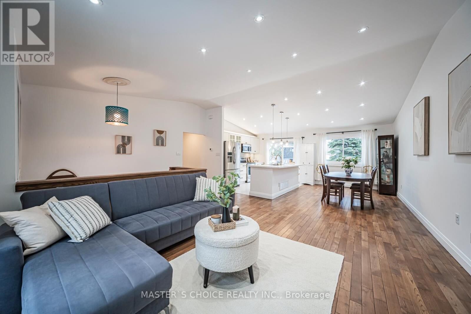 Property Photo:  3294 Rhonda Valley Drive  ON L5A 3E9 