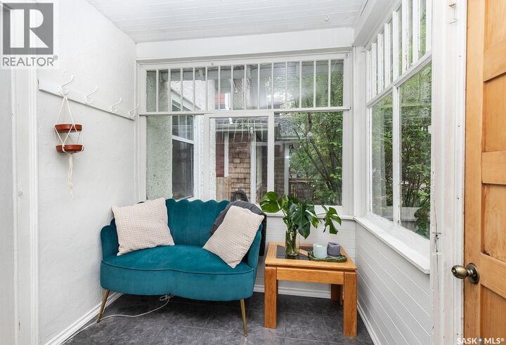 Property Photo:  840 8th Avenue N  SK S7K 2X2 