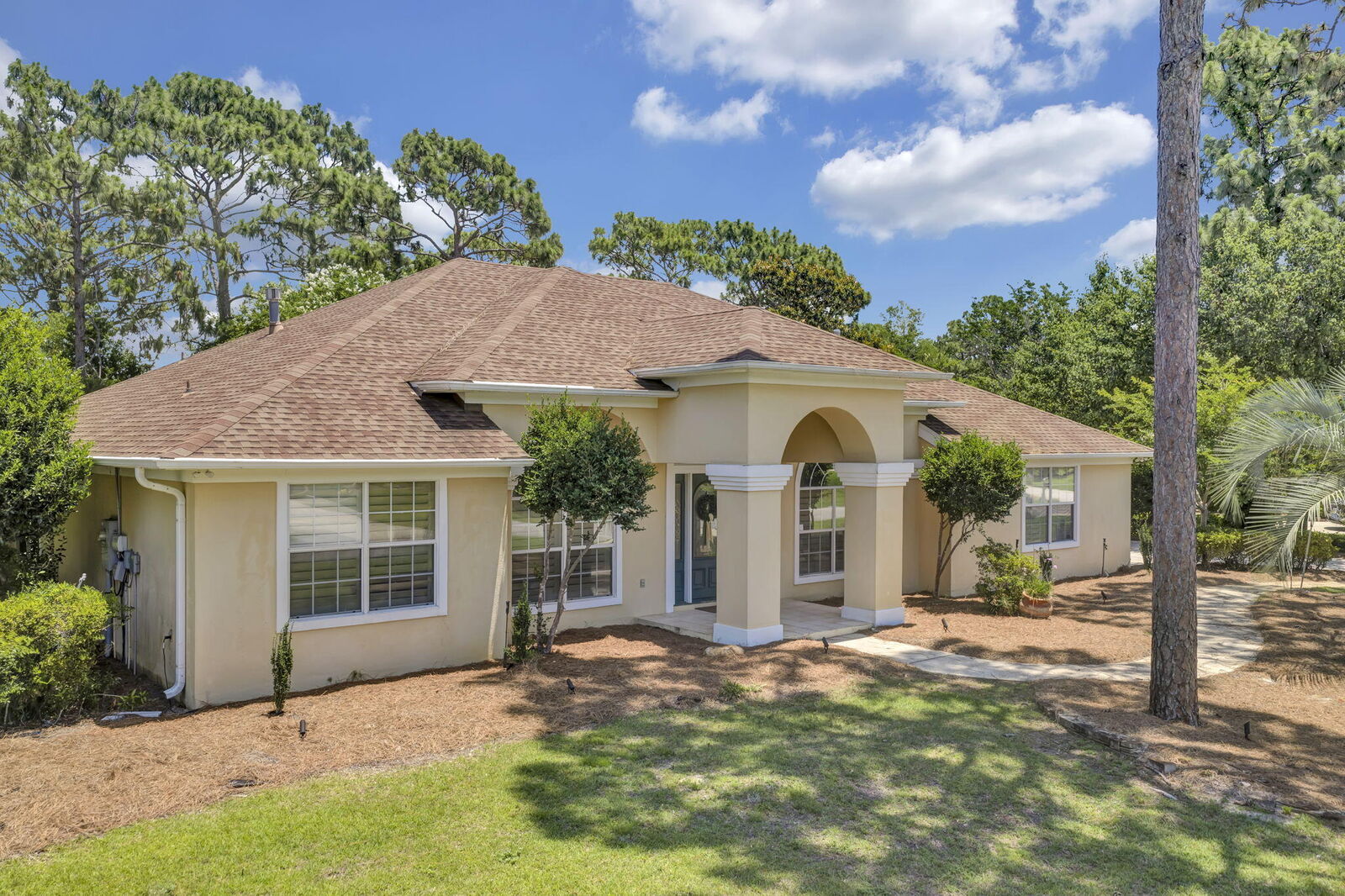 Property Photo:  2556 Cove Road  FL 32566 
