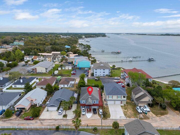 Property Photo: 483 Marker Cove FL 32569