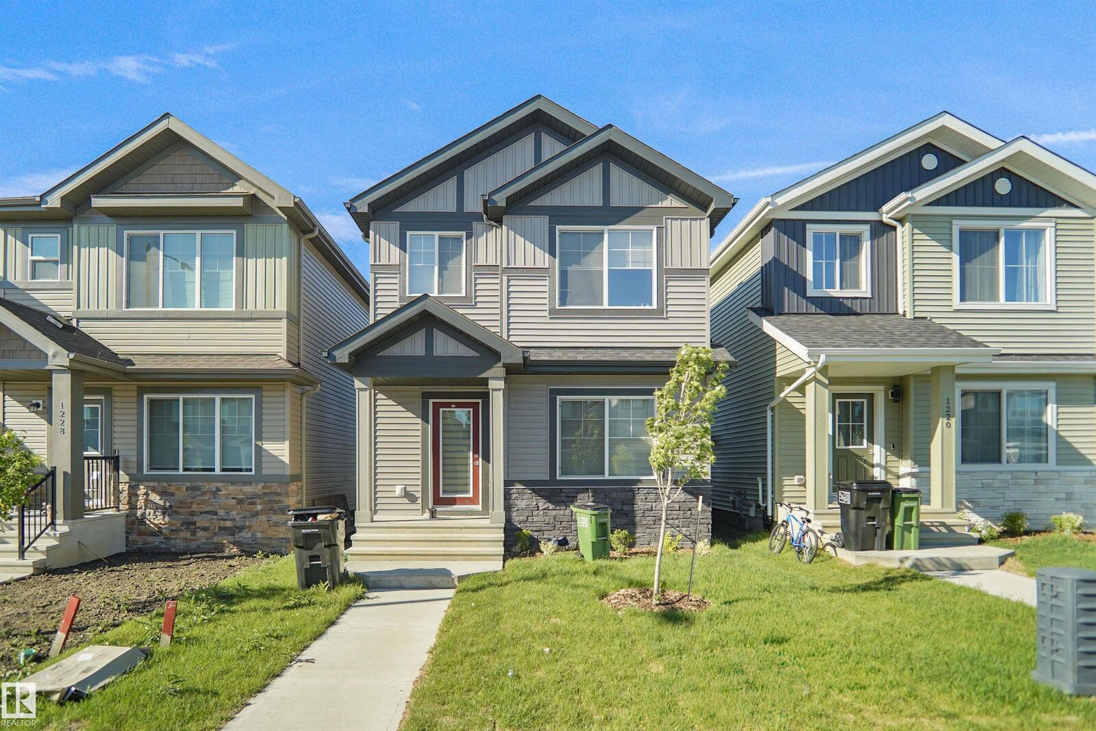 Property Photo: 1224 14 Avenue NW AB T6T 2W2