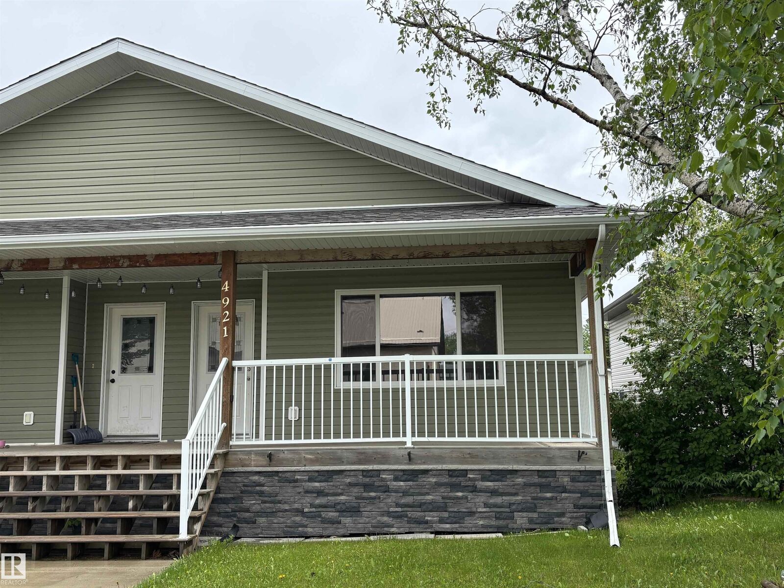 Property Photo:  5041 45 Street  AB T7A 1H3 