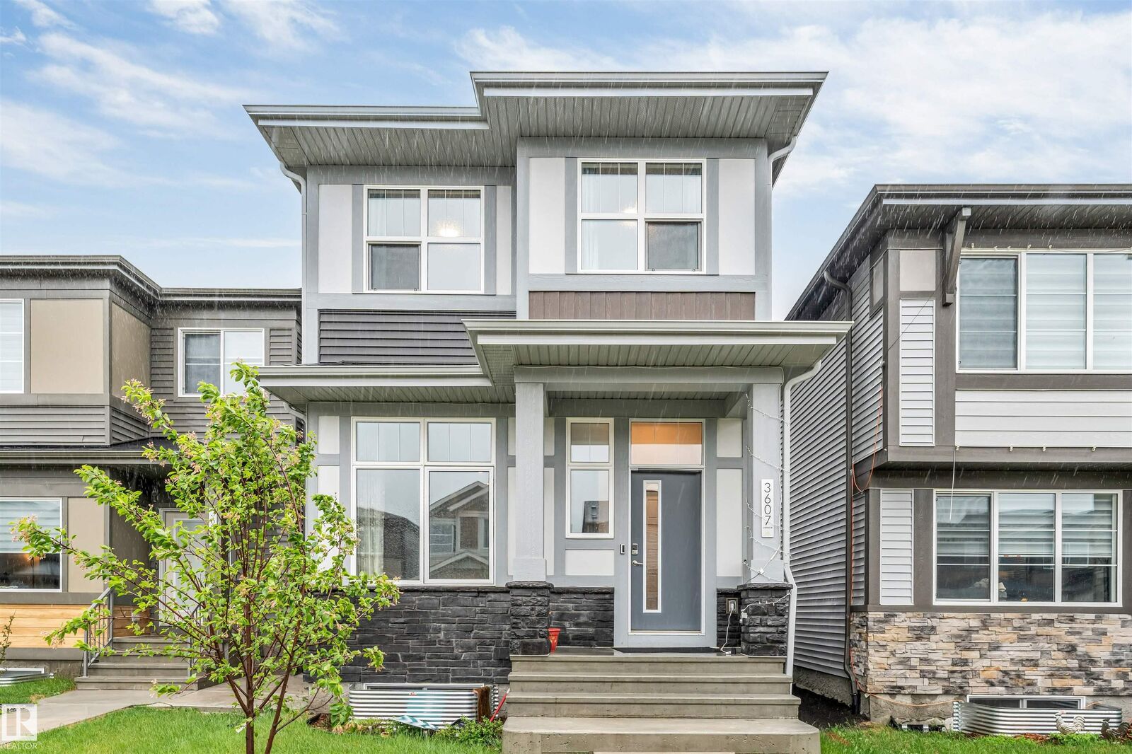 Property Photo:  3607 6 Avenue SW  AB T6X 1A5 