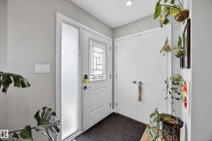 Property Photo:  12604 116 Avenue NW  AB T5M 2S3 