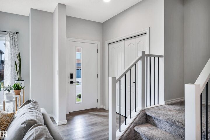 Property Photo:  2495 Kelly Circle Circle SW  AB T6W 4K2 