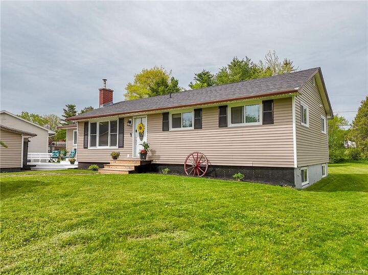 Photo de la propriété:  281 Canterbury Drive  NB E3B 4M2 