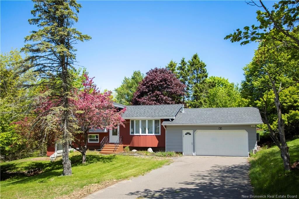 Property Photo:  11 Kenneview Drive  NB E2E 1A4 