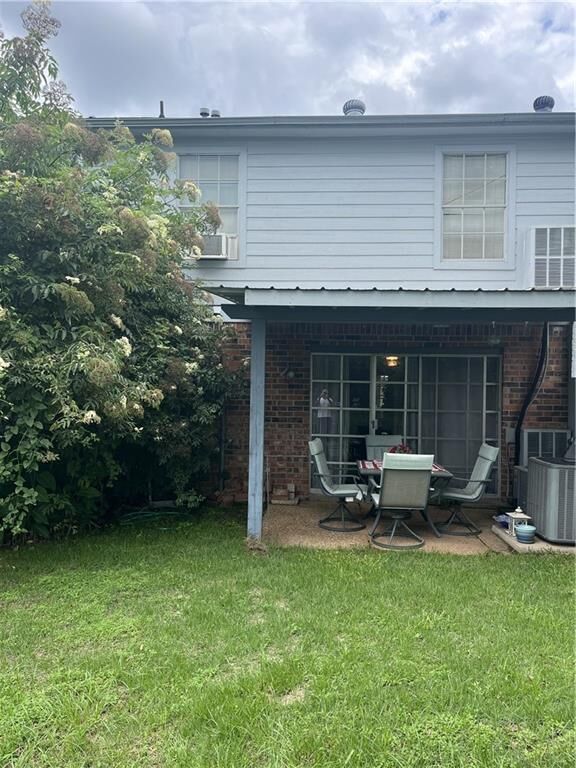 Property Photo:  813 Parkway Drive  LA 71457 