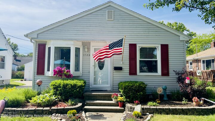 Property Photo:  1729 Loraine Avenue  MI 48910 