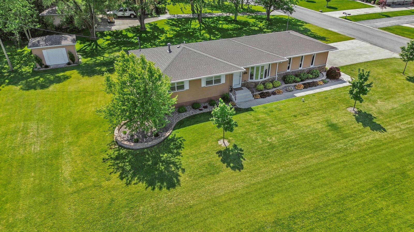 Property Photo:  8614 Towle Street  IN 46311 