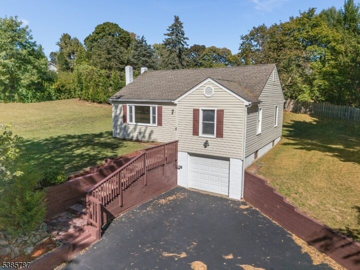 Property Photo:  4 Lingert Ave  NJ 08809 