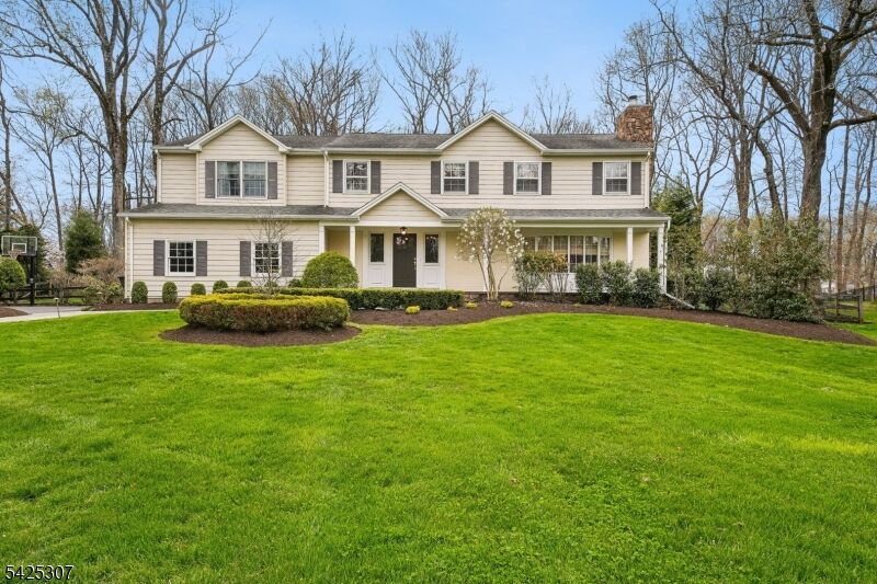 Property Photo:  8 Allenby Ln  NJ 07076 