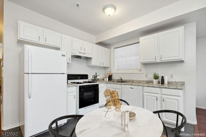 Property Photo:  64 James St  NJ 07102 