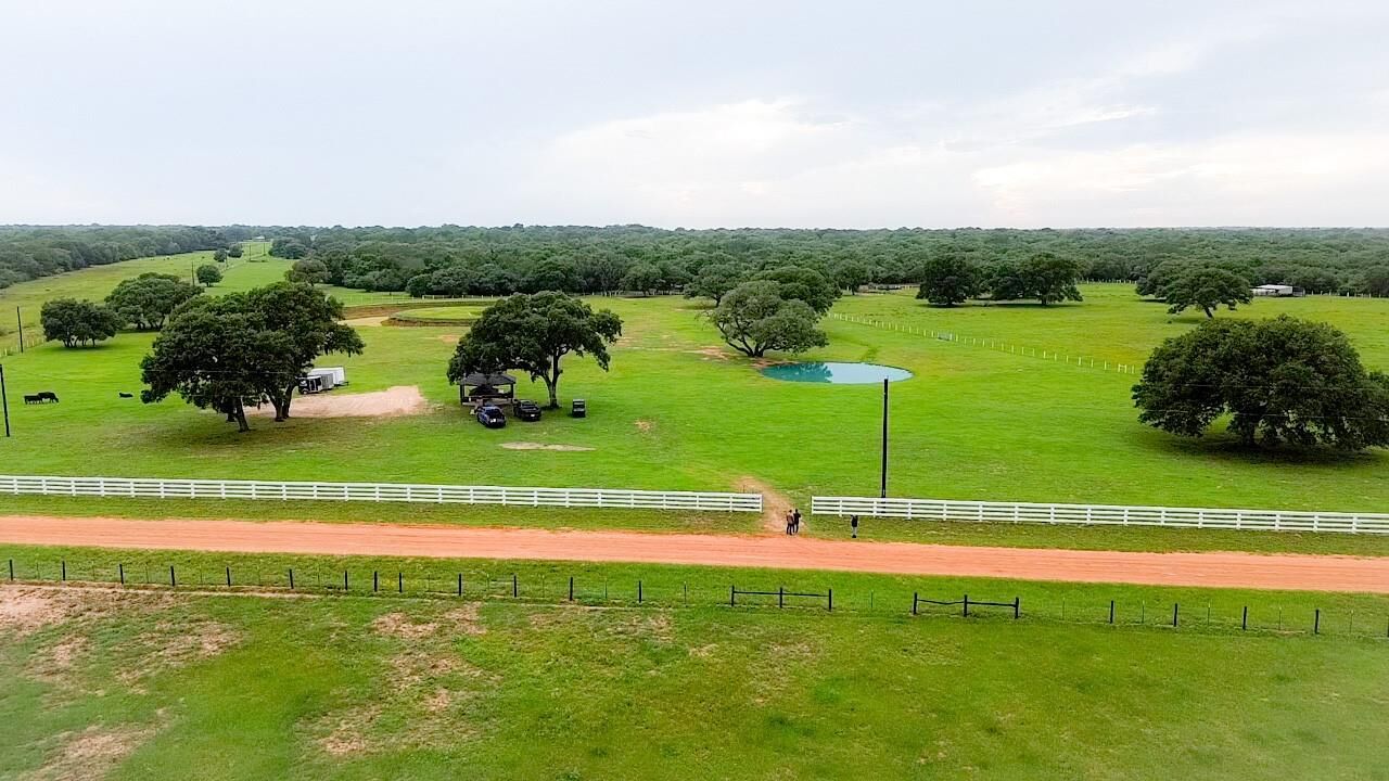 Property Photo:  986 Private Road 1024  TX 77964 