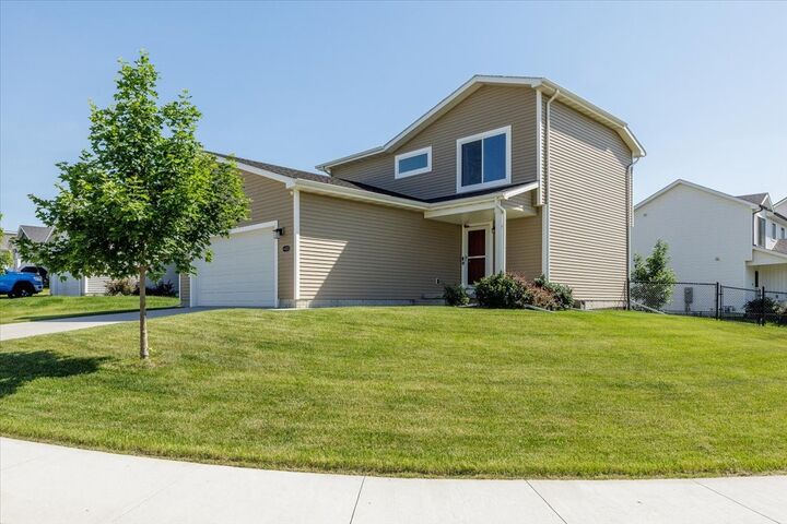 Property Photo:  4420 E 44th Street  IA 50317 