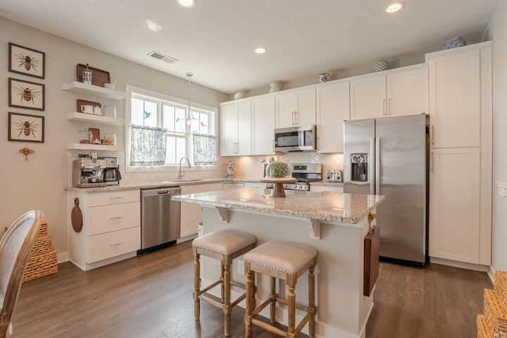 Property Photo: 1150 Helen Court IN 47601