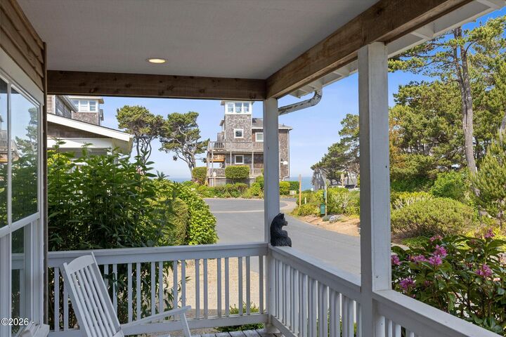 Property Photo:  350 Bella Beach Drive  OR 97341 