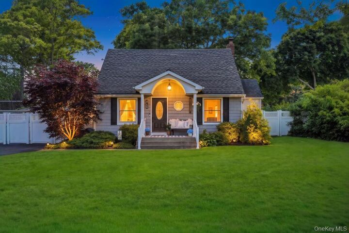 Property Photo:  4 Pine Street  NY 11742 