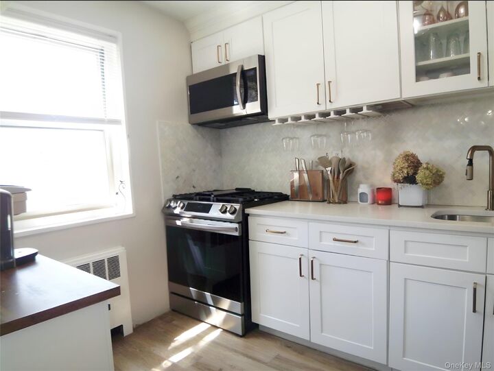 Property Photo:  8 Cascade Terrace 1D  NY 10703 