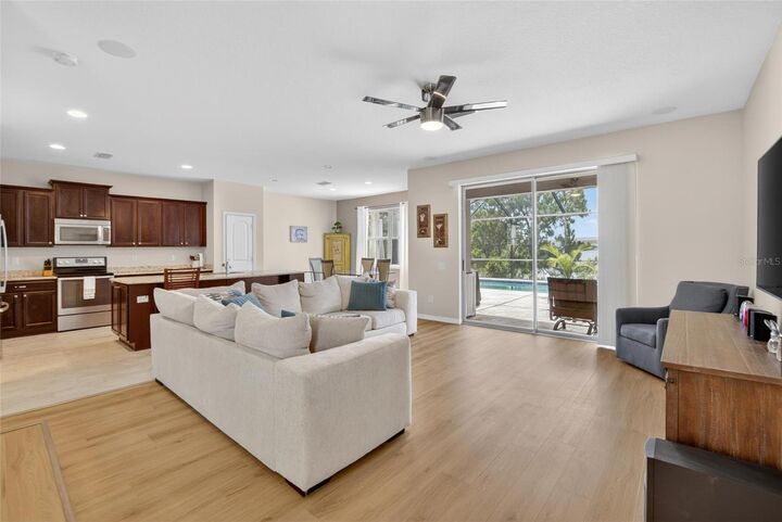 Property Photo:  6207 Magnolia Park Blvd  FL 33578 