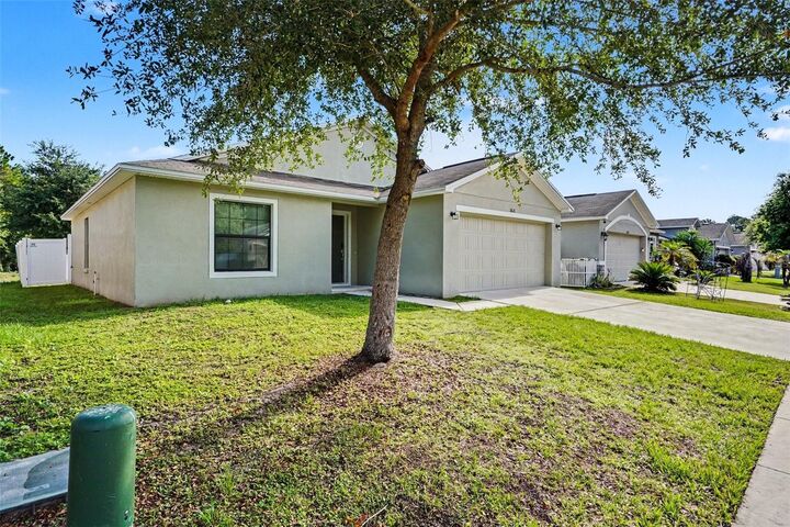 Property Photo: 1826 Wallace Manor Lane FL 33880