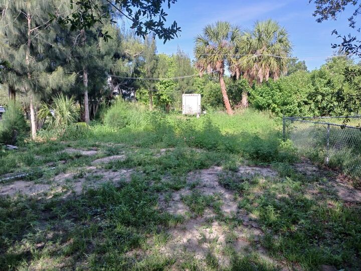 Property Photo:  5497 Maze Drive  FL 33982 