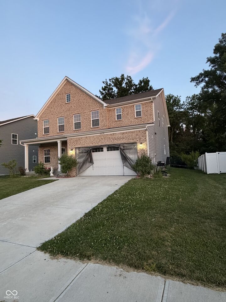 Property Photo:  2679 Spurlock Lane  IN 46143 
