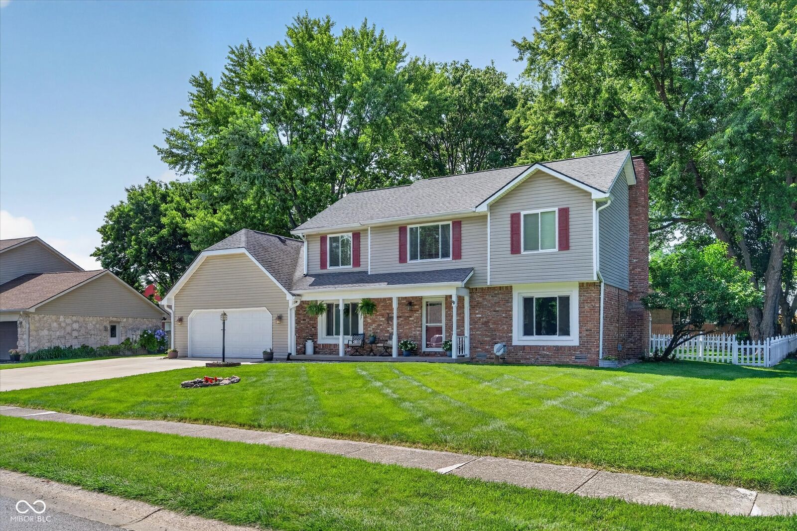 Property Photo:  818 Sunblest Boulevard  IN 46038 