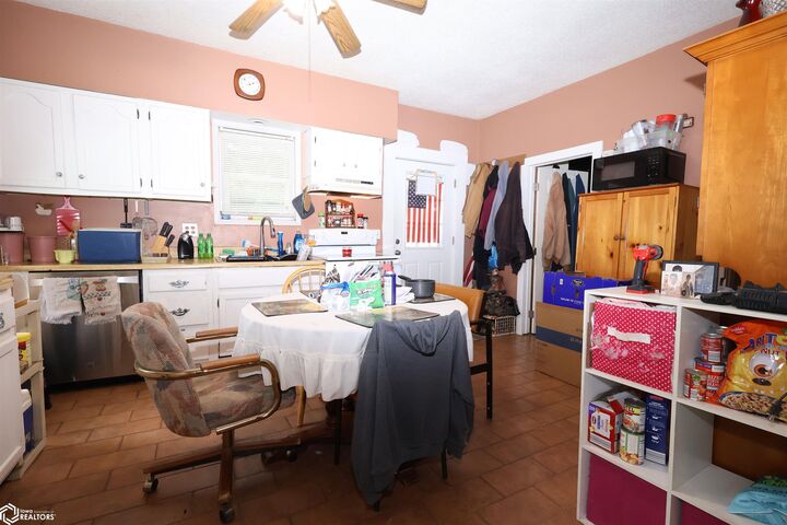 Property Photo:  402 3rd Street  IA 50162 